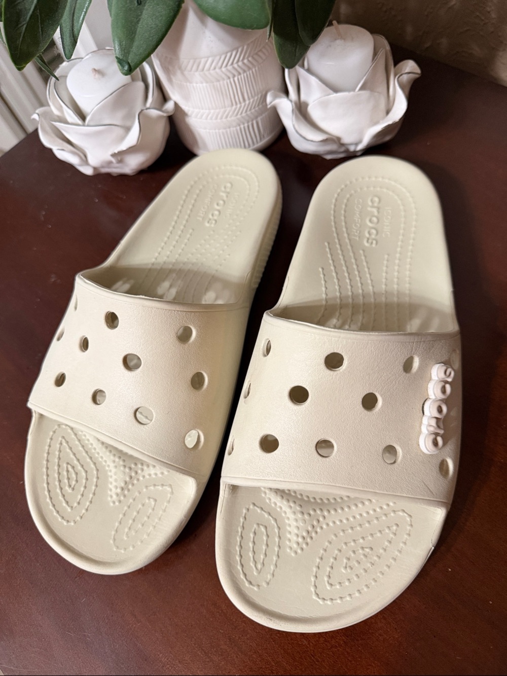 CROCS Size 9 Women/ 7 Men Slide Sandals with Logo